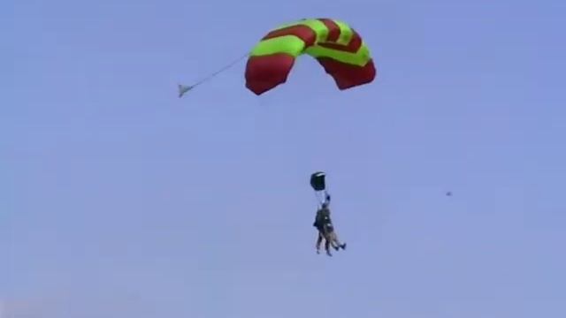 Gedó Attila - Tandem ugrása - Földhivatali Sportnap 2010 - Békéscsaba reptér LHBC - 2 смотреть онлайн