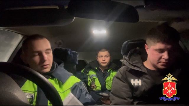 В Кемерове сотрудники госавтоинспекции составили 12 протоколов на задержанного в результате погони смотреть онлайн