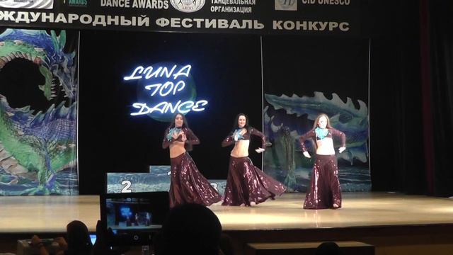 шк танцев "АМАНИ"- мл группа Рябоконь Ева, Яна Игнатенко,Сафие Алиева (1местоLunaTopDance 2013) смотреть онлайн