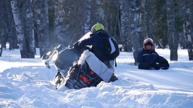 КАМЕННЫЙ ФОРФОС. Путешествие на снегоходах по горам Южного Урала. Часть 1 смотреть онлайн