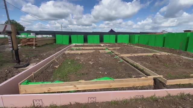 ФУНДАМЕНТ БЕЗ АРМАТУРЫ В ДВА ЭТАПА / КАК ПОСТРОИТЬ ДОМ НЕ ДОРОГО смотреть онлайн