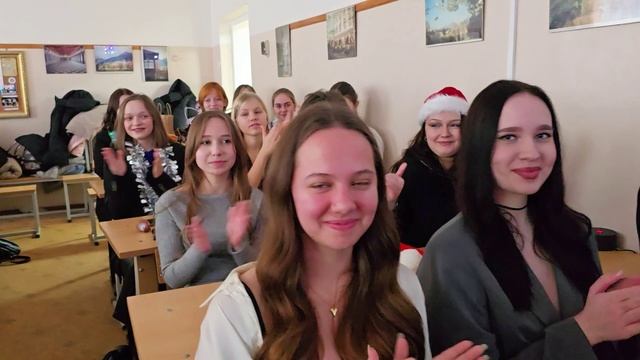 На факультете иностранных языков и международной коммуникации ТвГУ отметили французское Рождество смотреть онлайн