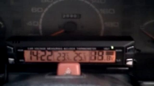 DealExtreme Digital Car thermometer + clock + battery meter смотреть онлайн