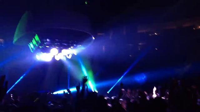 Swedish House Mafia- Antidote vs Greyhound- Avicii @ Consol Energy Center смотреть онлайн