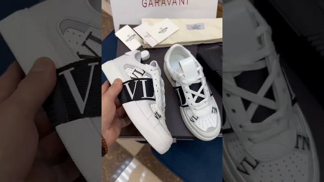 Кроссовки VALENTINO 00720, 00721 смотреть онлайн