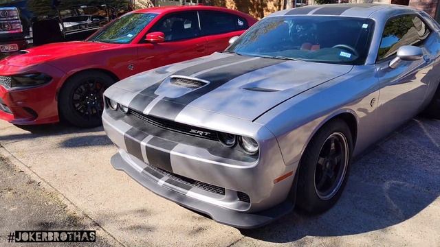 Hellcat doing donuts🃏 смотреть онлайн