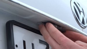 Volkswagen polo sedan / как быстро снять плафон освещения номерного знака