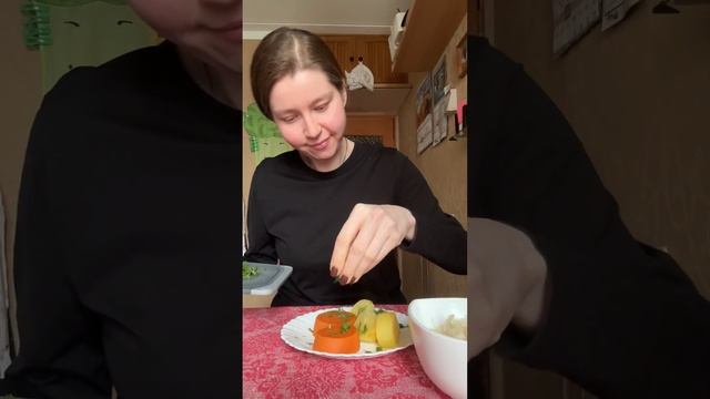 Радиообед. Сначала десерт, потом обед. смотреть онлайн