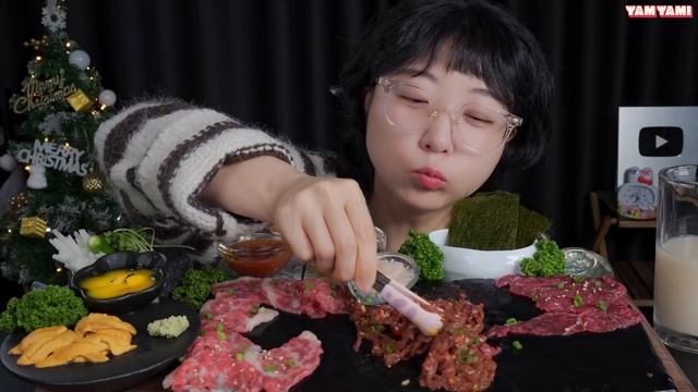 역대급 이쁘게 꽃 핀 차돌박이 육회와 삼각살 뭉티기 Mukbang eating show смотреть онлайн