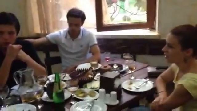 Просто посетители Дома хинкали в Батуми смотреть онлайн