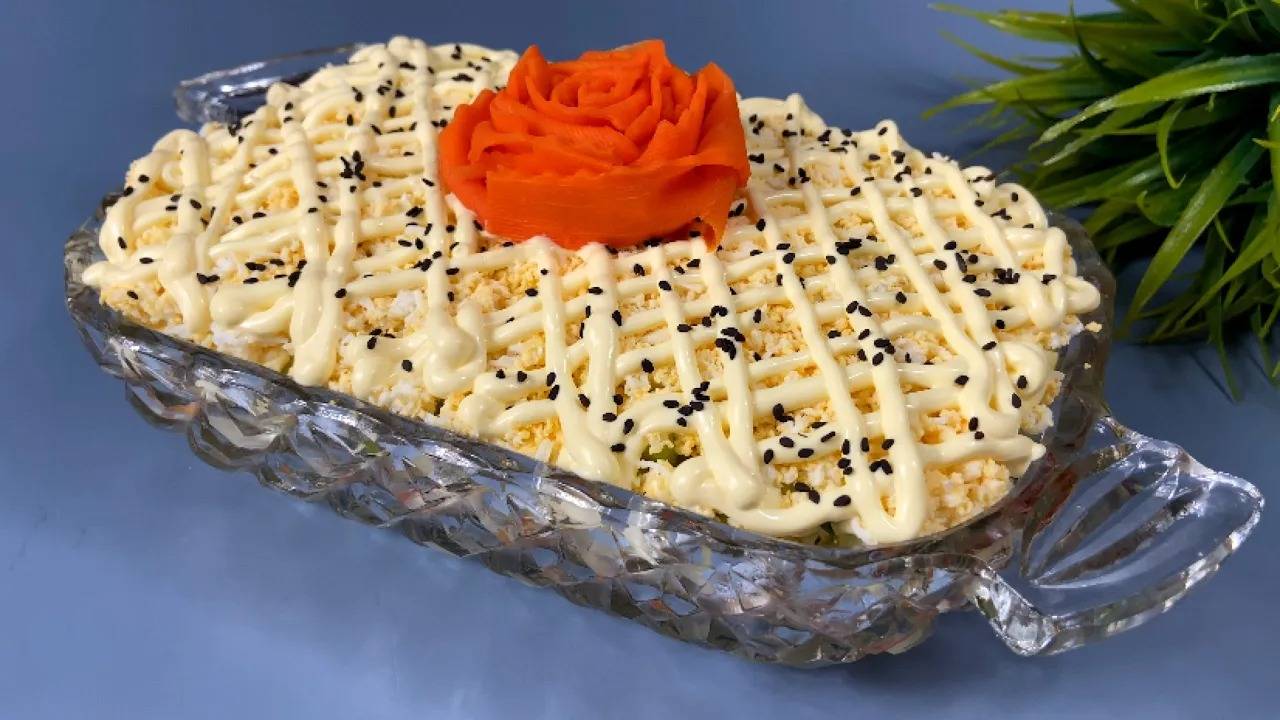 Салат "ВЛЮБЛЕННЫЙ КАПИТАН" ну очень вкусный и совсем НЕ ДОРОГОЙ! Его обожают все! смотреть онлайн