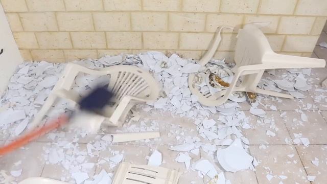 How To Open a Can Without a Can Opener смотреть онлайн