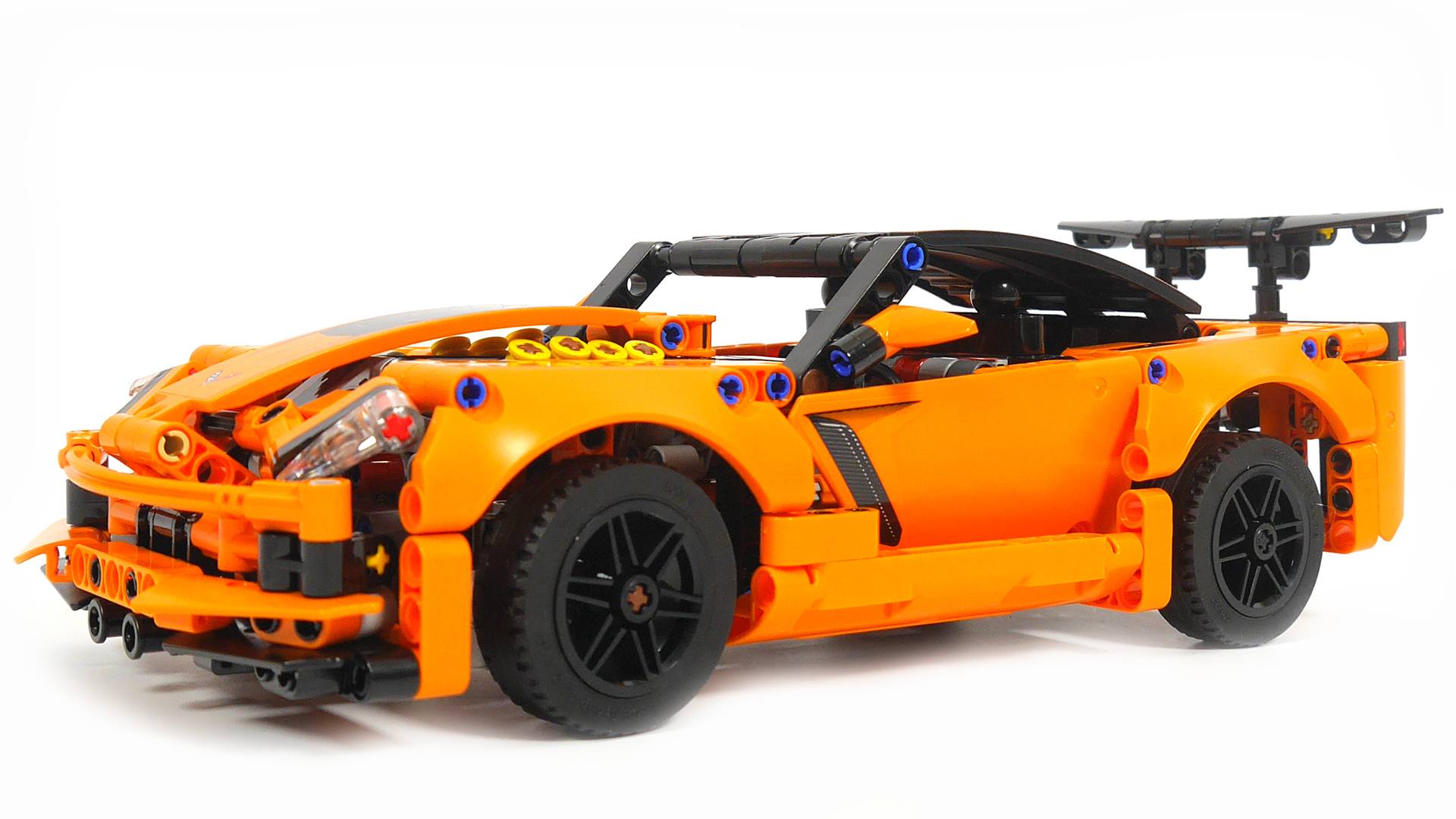 Собираем автомобиль Chevrolet Corvette ZR1 из ЛЕГО - конструктор LEGO Technic 42093 смотреть онлайн
