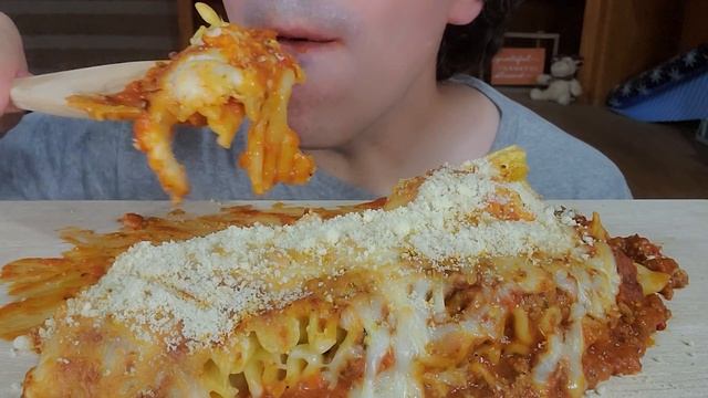 Cheesy Garlic Meat Lasagna - Family Size [MUKBANG] смотреть онлайн