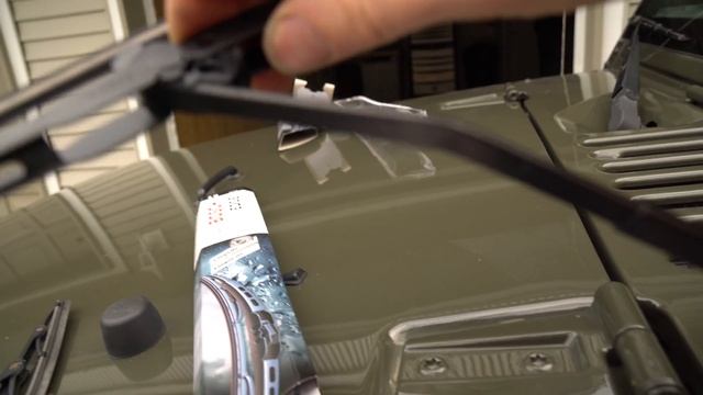 HOW TO INSTALL CHANGE OR REPLACE WINDSHIELD WIPERS ON A JEEP WRANGLER смотреть онлайн