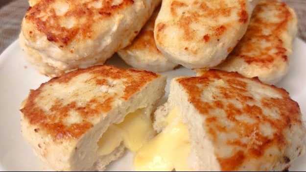 Очень вкусные куриные зразы с сыром. Простой и доступный рецепт. смотреть онлайн