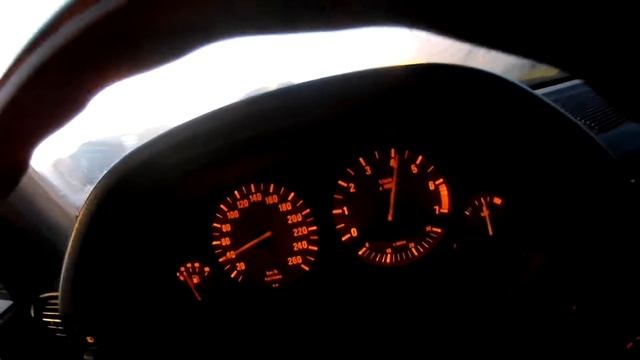 BMW E32 735 0-100 km/h смотреть онлайн