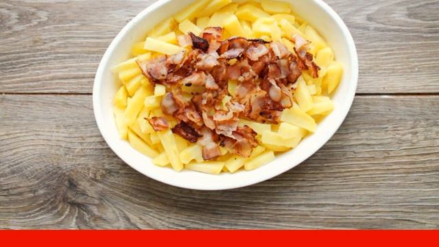 Potatoes with bacon in sour cream filling смотреть онлайн