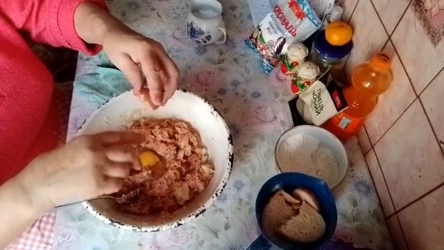 Впервые делаю котлеты из фарша лосося . смотреть онлайн