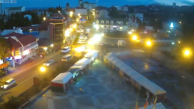 Вебкамера "Площадь Советская". Запись 23.09.2016 19:00:16 смотреть онлайн