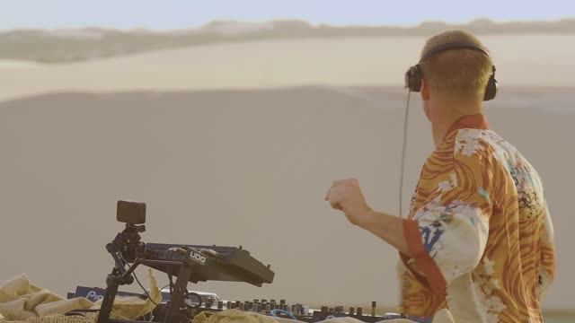 Diplo - Live in Lençóis Maranhenses National Park смотреть онлайн