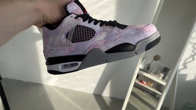 Кроссовки Nike Air Jordan 4 Retro смотреть онлайн