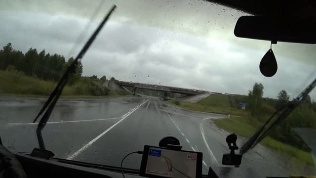 Рейс Челябинск - Тюмень сломался возле дома дальнобой 5 тонн