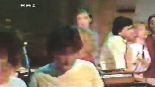 Mauro Sabbione - Matia Bazar - Tuttinsieme TV Morandi Rai2 - Medley - a.d. 1982. смотреть онлайн
