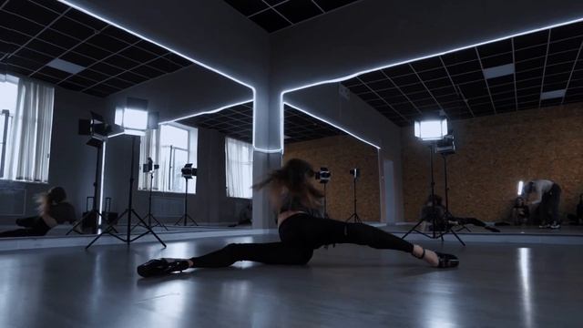 FRAME UP STRIP | КСЕНИЯ НИКИТИНА | АКУСТИКА - БАЗАР смотреть онлайн