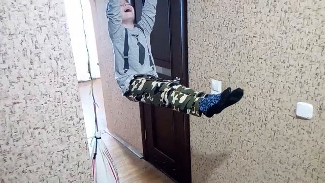 Уголок на турнике смотреть онлайн