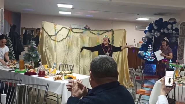 Сценка на год Змеи смотреть онлайн