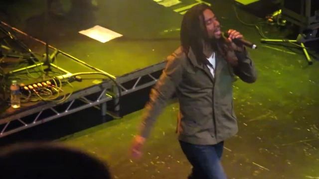 The Wailers - 3 Little Birds Live - Indigo at the O2 - 10/11/2014 (HD) смотреть онлайн
