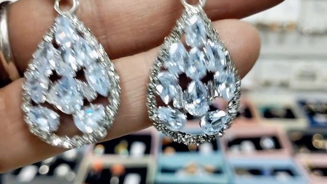 Ювелирная бижутерия. Броши и серьги . Заказ на ватсап +79083191849 . смотреть онлайн