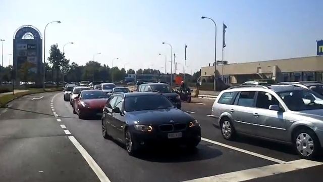 Brand New Ferrari FF Loud Acceleration смотреть онлайн