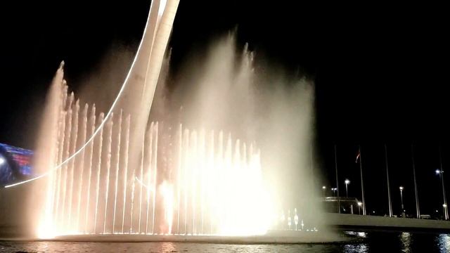 Музыкальный фонтан в олимпийском комплексе Сочи