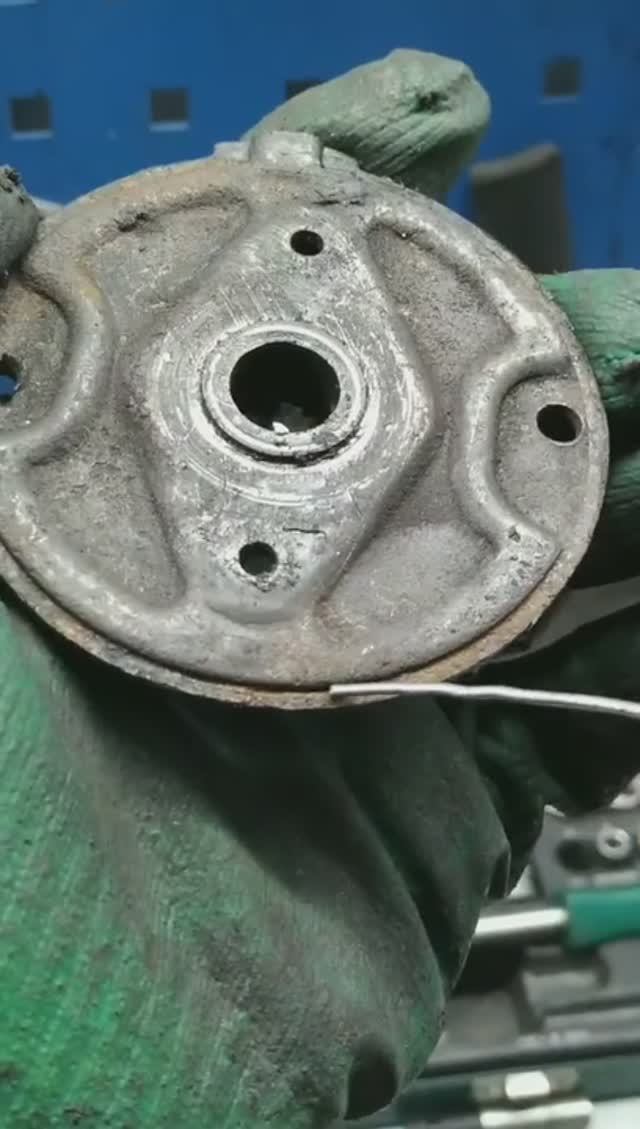 Если стартер плохо крутит, зачистите все массы как на видео смотреть онлайн