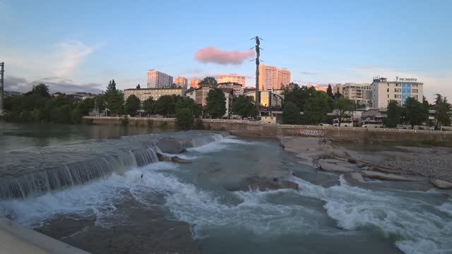 Идем в ТЦ Моремолл в Сочи смотреть онлайн