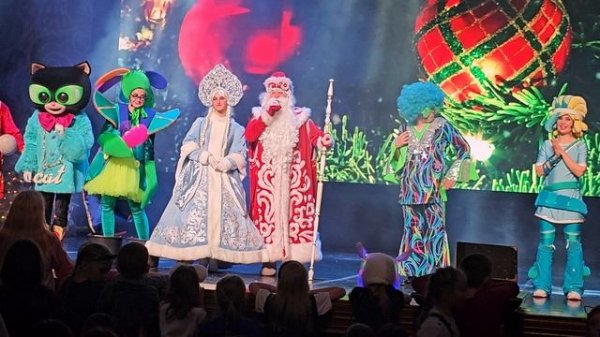 дед мороз #сказкиудиви #дедмороз.mp4