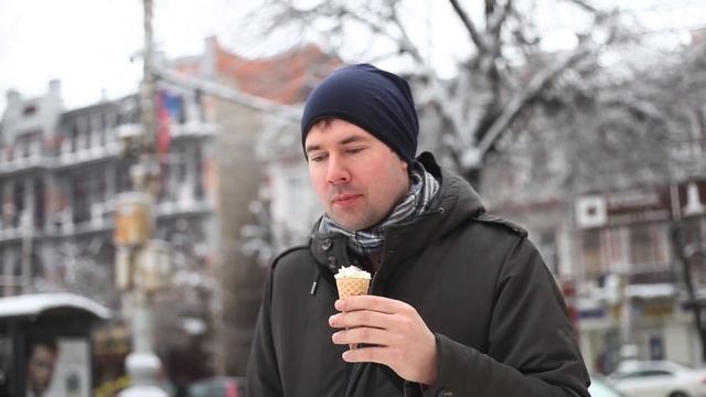 Бесплатное мороженое в зимнем Воронеже: социальный эксперимент Часть 2 смотреть онлайн