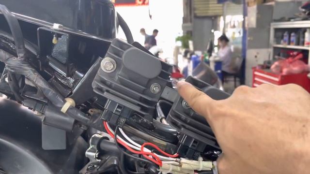 Xe Honda SH Ý thay bộ sạc ex150 bền và ổn định hơn giá rẻ bất ngờ tại @Phutungshynhapkhau смотреть онлайн