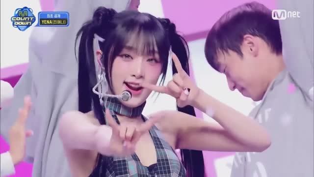 YENA 네모네모 (NEMONEMO) M COUNTDOWN смотреть онлайн