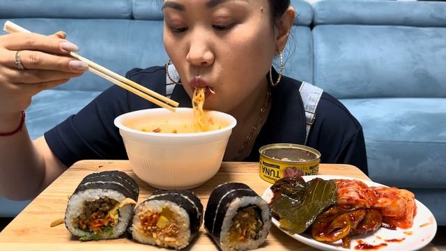 МУКБАНГ |КОРЕЙСКИЙ ФАСТФУД |kimbab |ramen |mukbang смотреть онлайн