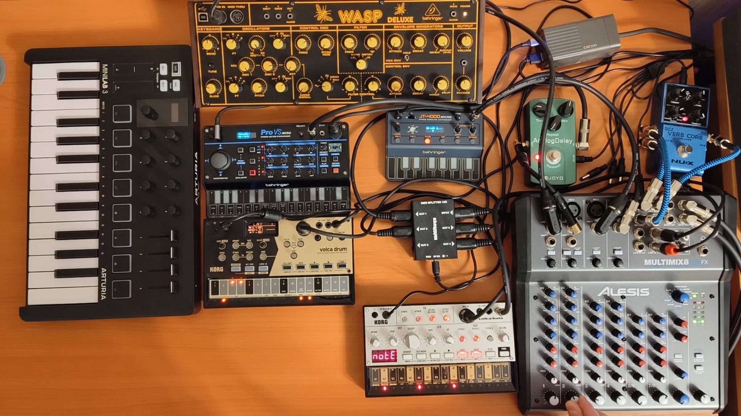 Synth jam #1 Behringer WASP | Behringer ProVSmini | Behringer JT-4000 | Korg Volca Drum смотреть онлайн