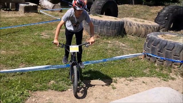 compétition de trial !! / Je fini 3ème sur le podium / смотреть онлайн
