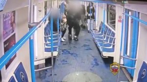 Пассажир, учинивший драку в вагоне электропоезда в метро Москвы, стал фигурантом уголовного дела