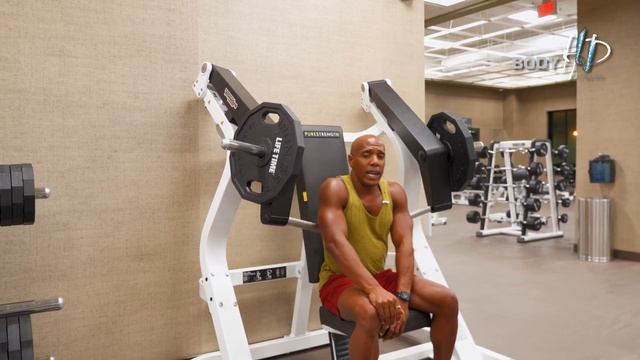 How To Use A Incline Chest Press Machine? смотреть онлайн