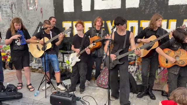 21 июня День Рождения Виктора Цоя, центр Москвы и Арбат, стена Цоя, Стрим прогулки по Москв смотреть онлайн