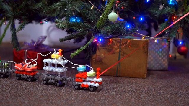 Паровозик из конструктора КиберФан смотреть онлайн