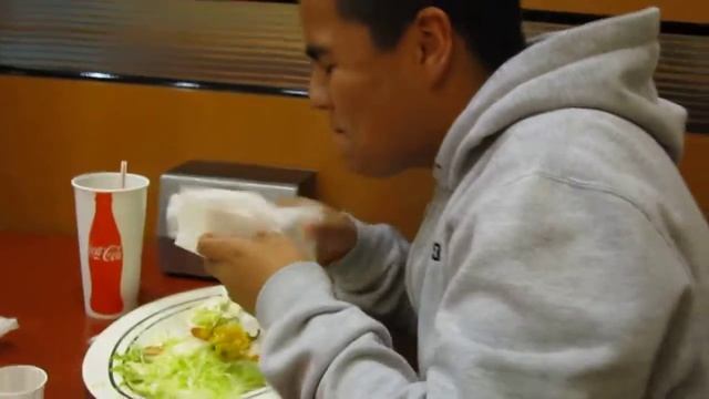 Mexican kid eats yellow peppers covered in ketchup! смотреть онлайн