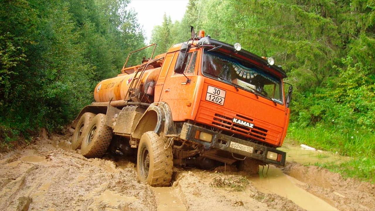 Легендарный грузовик Камаз. Монстр бездорожья. смотреть онлайн